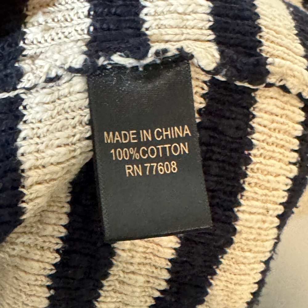 J. Peterman Beige and Black Knit Pullover - Picture 7 of 7